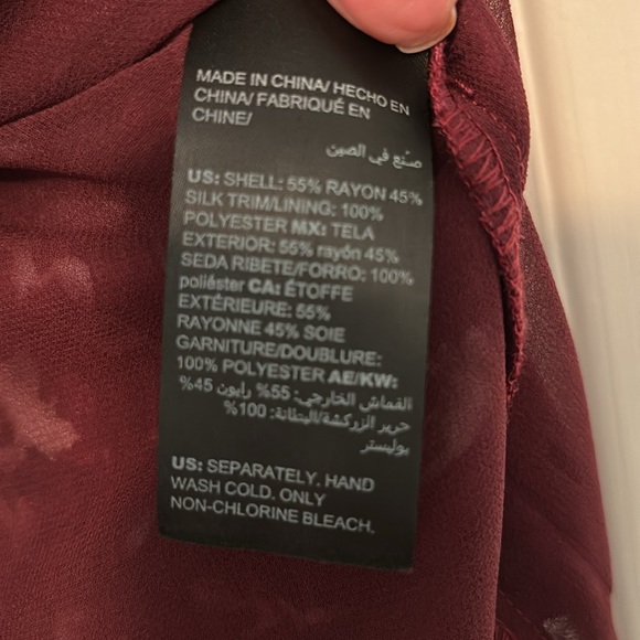 WHITE HOUSE BLACK MARKET Burgundy Sheer Sleeve Top Size 2 - Picture 11 of 11